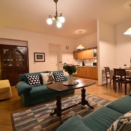 Cozy Flat By The Astronomical Clock Apartment Прага Екстериор снимка