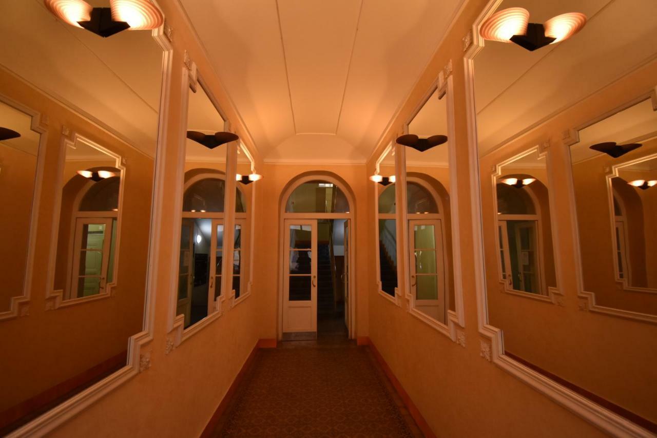 Cozy Flat By The Astronomical Clock Apartment Прага Екстериор снимка