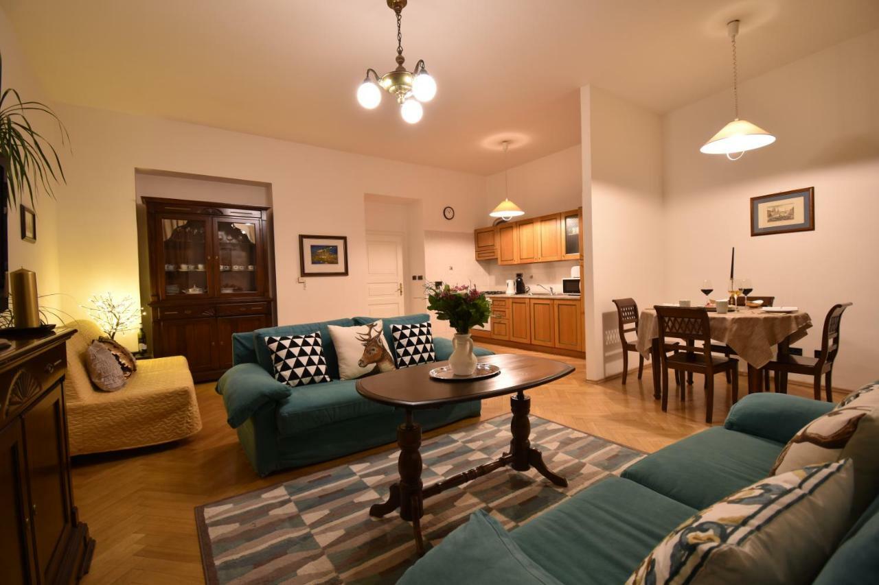 Cozy Flat By The Astronomical Clock Apartment Прага Екстериор снимка
