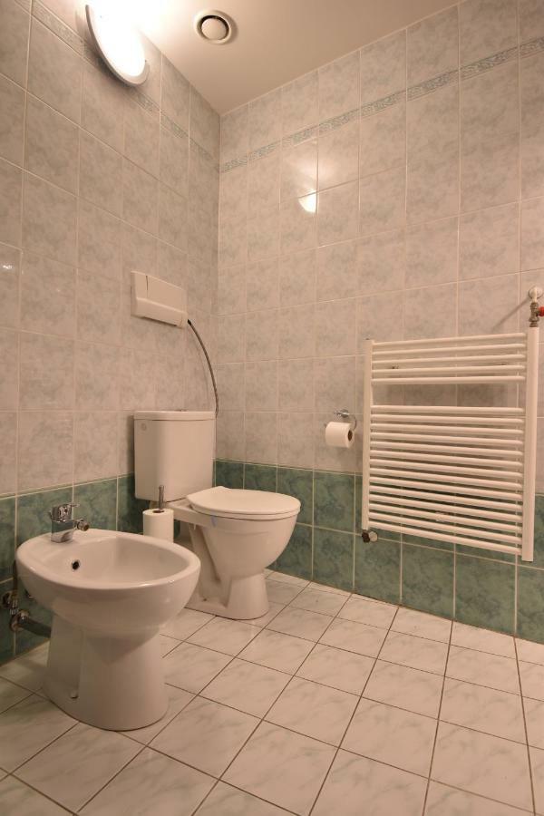 Cozy Flat By The Astronomical Clock Apartment Прага Екстериор снимка