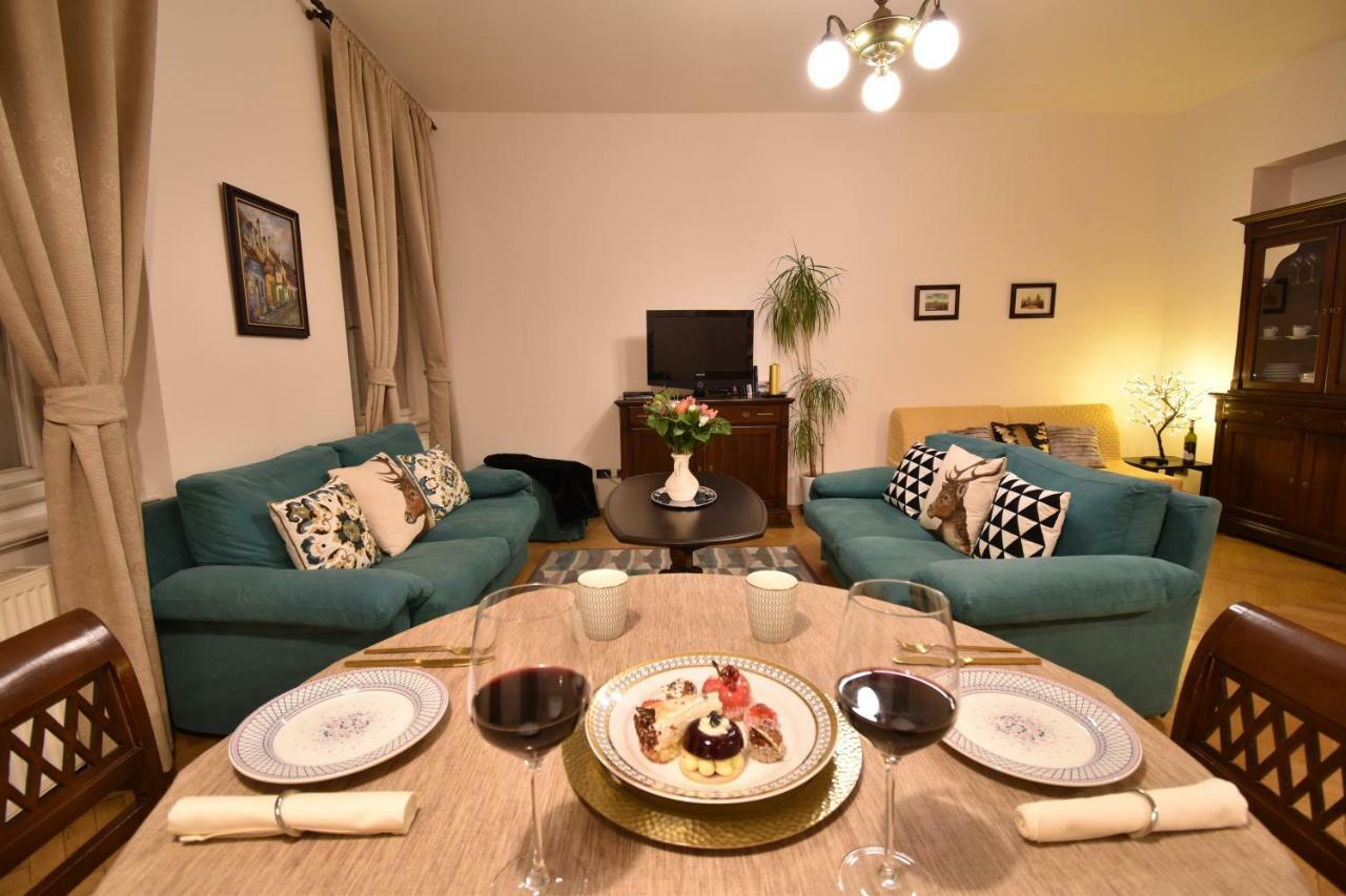 Cozy Flat By The Astronomical Clock Apartment Прага Екстериор снимка