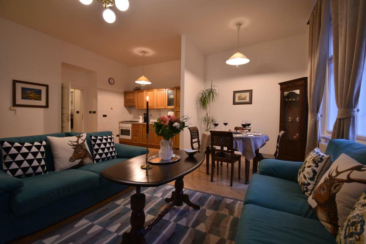Cozy Flat By The Astronomical Clock Apartment Прага Екстериор снимка
