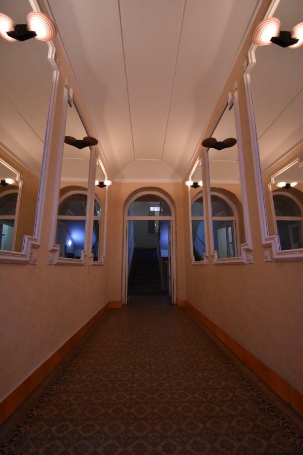 Cozy Flat By The Astronomical Clock Apartment Прага Екстериор снимка