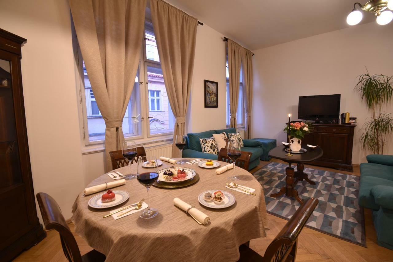 Cozy Flat By The Astronomical Clock Apartment Прага Екстериор снимка